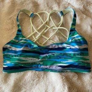 VGUC lululemon Free to be wild bra size 8